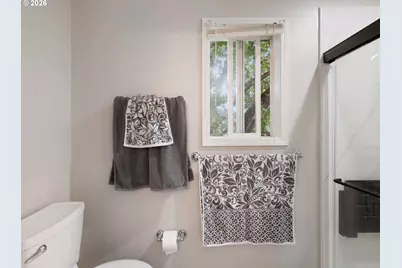 10235 SW Fulton Dr, Tualatin, OR 97062 - Photo 29