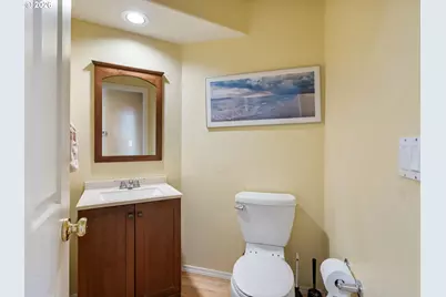 10235 SW Fulton Dr, Tualatin, OR 97062 - Photo 23