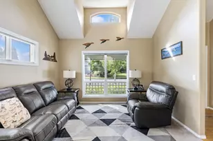 10235 SW Fulton Dr, Tualatin, OR 97062 - Photo 7