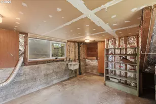 1691 Grant St, North Bend, OR 97459 - Photo 23