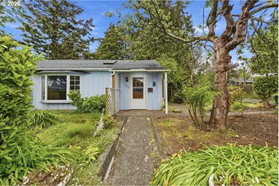 1691 Grant St, North Bend, OR 97459 - Photo 35