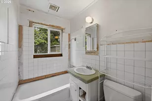 1691 Grant St, North Bend, OR 97459 - Photo 7