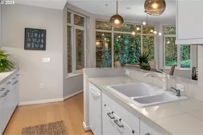 2445 NW Westover Rd #209, Portland, OR 97210 - Photo 13