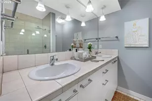 2445 NW Westover Rd, Portland, OR 97210 - Photo 19