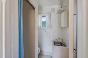 532 Limnell St, Coos Bay, OR 97420 - Photo 11