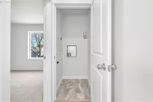 9259 E Burnside St, Portland, OR 97216 - Photo 23