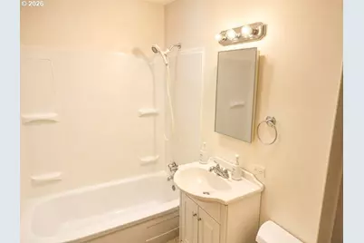 1127 SE 89th Ave, Portland, OR 97216 - Photo 5