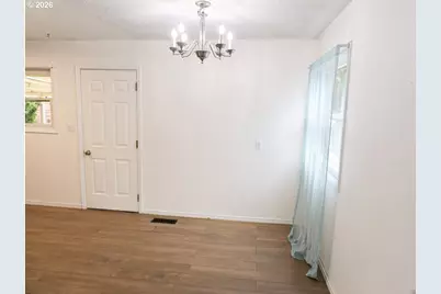 1127 SE 89th Ave, Portland, OR 97216 - Photo 3