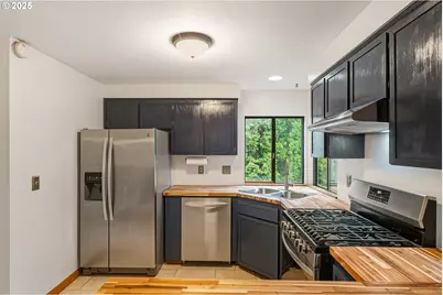 2213 SW 217th Pl, Beaverton, OR 97003 - Photo 7