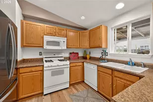 1801 SW Tamarack St, McMinnville, OR 97128 - Photo 13