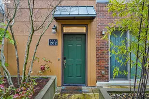 6261 NE Carillion Dr, Hillsboro, OR 97124 - Photo 3