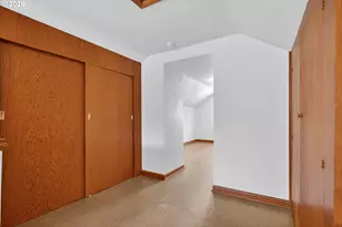 4305 NE Hazelfern Pl, Portland, OR 97213 - Photo 23