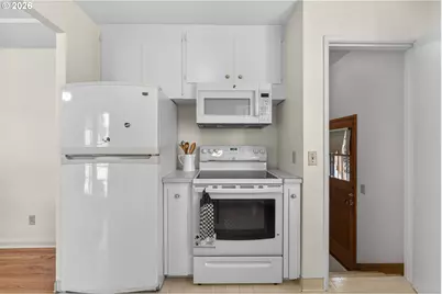 4305 NE Hazelfern Pl, Portland, OR 97213 - Photo 15