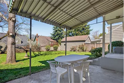 4305 NE Hazelfern Pl, Portland, OR 97213 - Photo 31