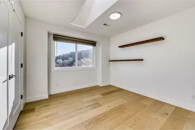 5036 SW View Point Ter, Portland, OR 97239 - Photo 23