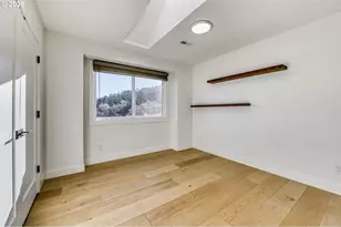 5036 SW View Point Terrace, Portland, OR 97239 - Photo 23