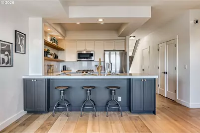 5036 SW View Point Ter, Portland, OR 97239 - Photo 9