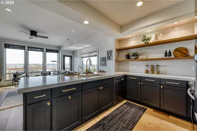 5036 SW View Point Ter, Portland, OR 97239 - Photo 9