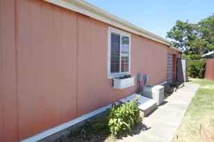 910 Cowl St, Milton-Freewater, OR 97862 - Photo 3