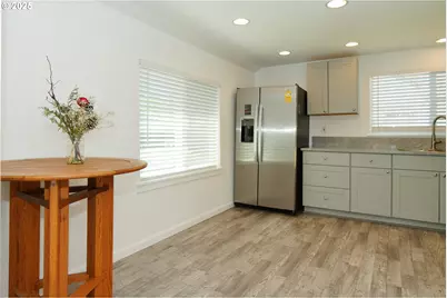 2650 SE 164th Ave, Portland, OR 97236 - Photo 9