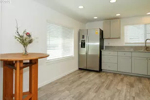 2650 SE 164th Ave, Portland, OR 97236 - Photo 9