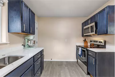 1331 NE Klamath Ave, Roseburg, OR 97470 - Photo 17