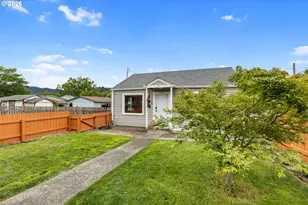 1331 NE Klamath Ave, Roseburg, OR 97470 - Photo 5