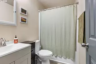 1331 NE Klamath Ave, Roseburg, OR 97470 - Photo 27