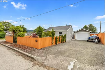 1331 NE Klamath Ave, Roseburg, OR 97470 - Photo 43