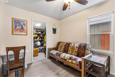 1331 NE Klamath Ave, Roseburg, OR 97470 - Photo 29