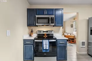 1331 NE Klamath Ave, Roseburg, OR 97470 - Photo 19