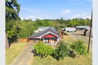 221 Walnut St, Independence, OR 97351 - Photo 1