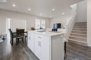 2743 V St, Springfield, OR 97477 - Photo 11