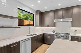 15003 Twin Fir Rd, Lake Oswego, OR 97035 - Photo 9