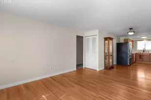 2082 Bel Air Ct, Roseburg, OR 97471 - Photo 3