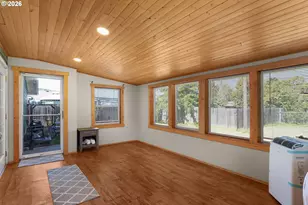 2082 Bel Air Ct, Roseburg, OR 97471 - Photo 11