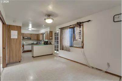 39 NE 113th Pl, Portland, OR 97220 - Photo 5