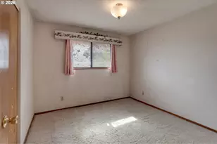 39 NE 113th Pl, Portland, OR 97220 - Photo 13