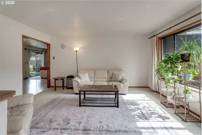 39 NE 113th Pl, Portland, OR 97220 - Photo 11