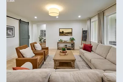 833 Hawk Dr, Silverton, OR 97381 - Photo 5