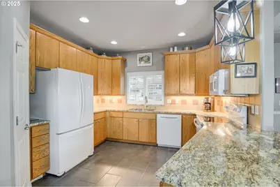 2276 37th St, Washougal, WA 98671 - Photo 9