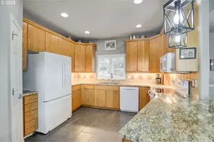 2276 37th St, Washougal, WA 98671 - Photo 9