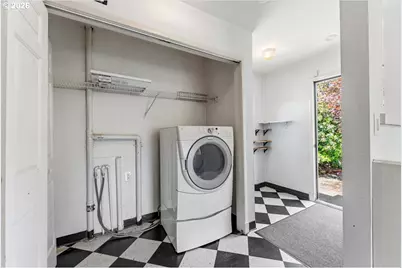 7905 SW Elmwood St, Portland, OR 97223 - Photo 15
