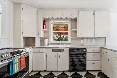 7905 SW Elmwood St, Portland, OR 97223 - Photo 13