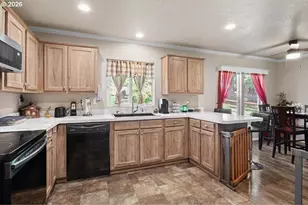 1960 SE Uglow Ave, Dallas, OR 97338 - Photo 11