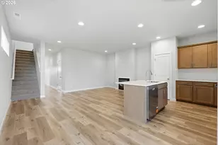 328 E Wilson St, Carlton, OR 97111 - Photo 3