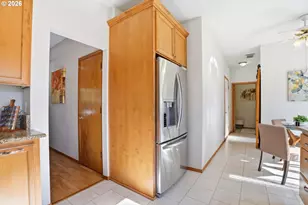 404 E Brandon Dr, Newberg, OR 97132 - Photo 7