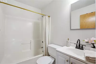 404 E Brandon Dr, Newberg, OR 97132 - Photo 19