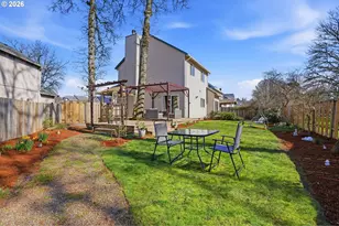 404 E Brandon Dr, Newberg, OR 97132 - Photo 27