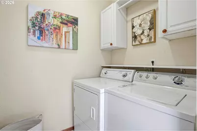 404 E Brandon Dr, Newberg, OR 97132 - Photo 11